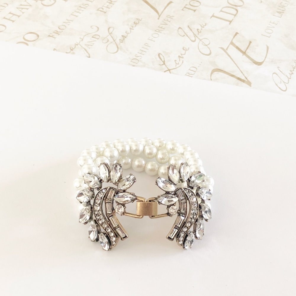Pearl & Crystal Bracelet